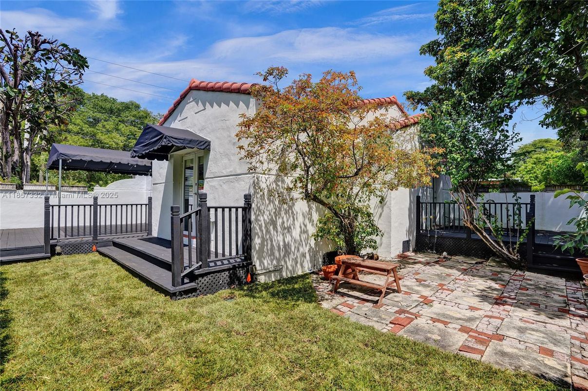 Backyard, Exterior