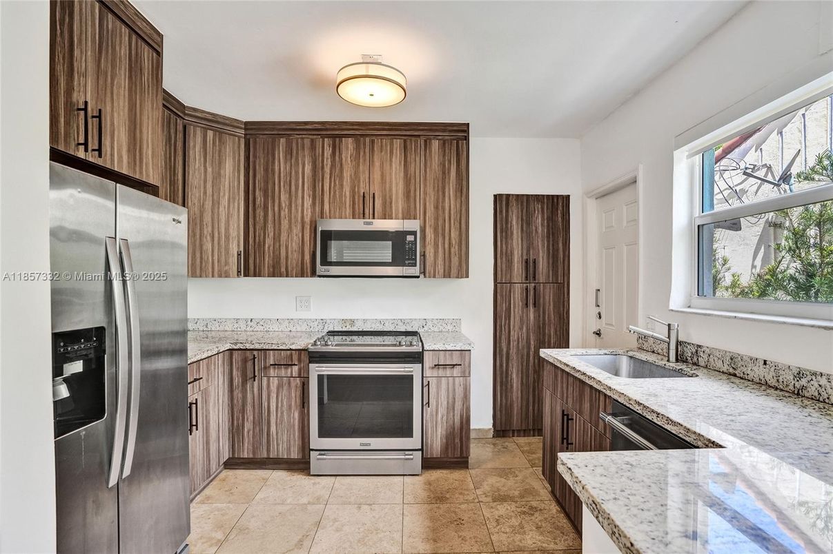 Interior, Kitchen, Stainless Steel Appliances