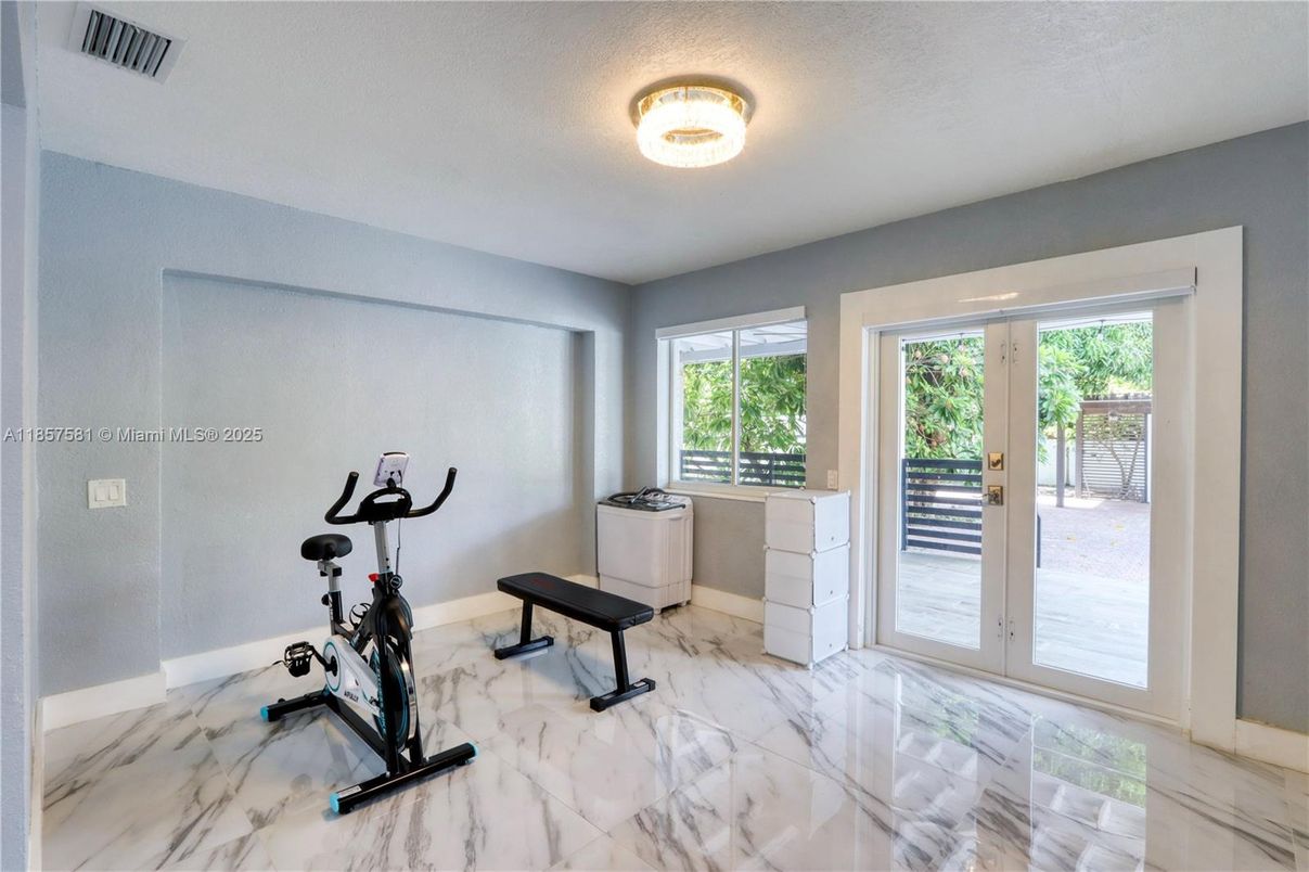 Fitness Equipment, Interior, Marble