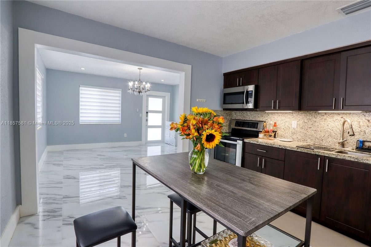 Chandelier, Interior, Kitchen, Marble, Recessed Lighting, Stainless Steel Appliances