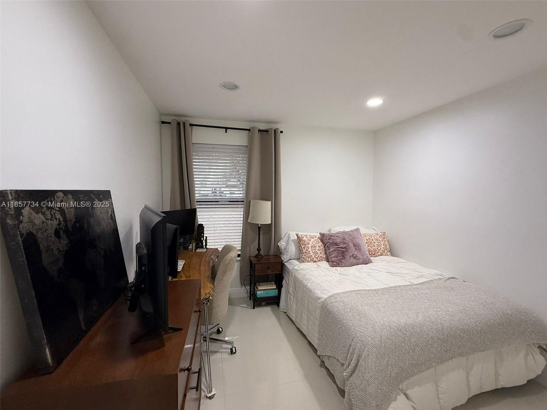 Bedroom, Home Office, Interior, Recessed Lighting