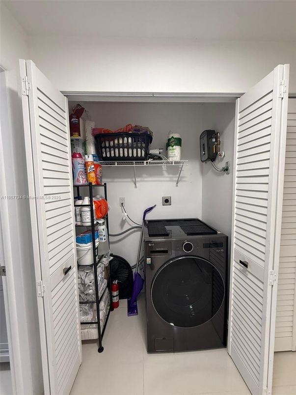 Interior, Utility Closets, Washer