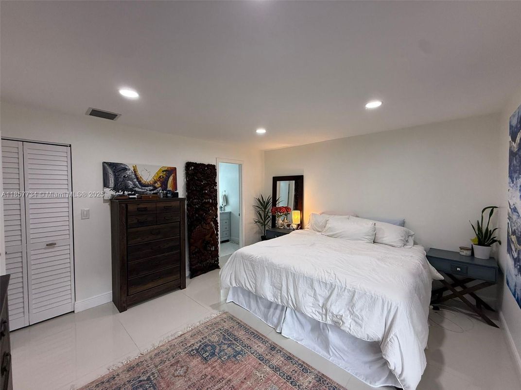 Bedroom, Interior, Recessed Lighting