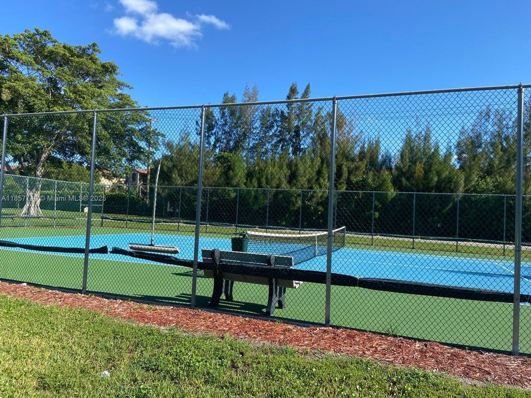 Exterior, Tennis Courts