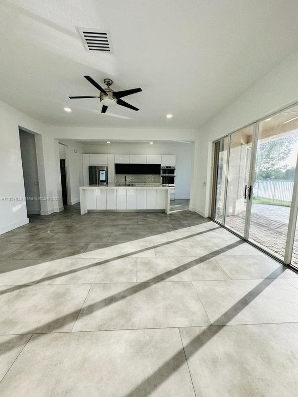 Empty room, Interior, Kitchen, Recessed Lighting