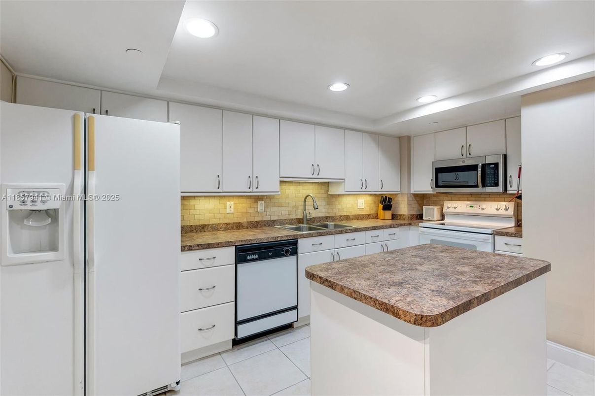 Interior, Kitchen, Recessed Lighting