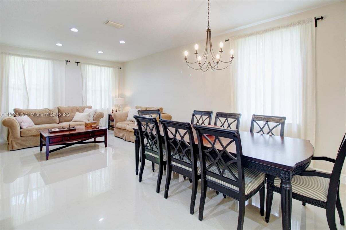 Chandelier, Dining room, Interior, Living room, Recessed Lighting