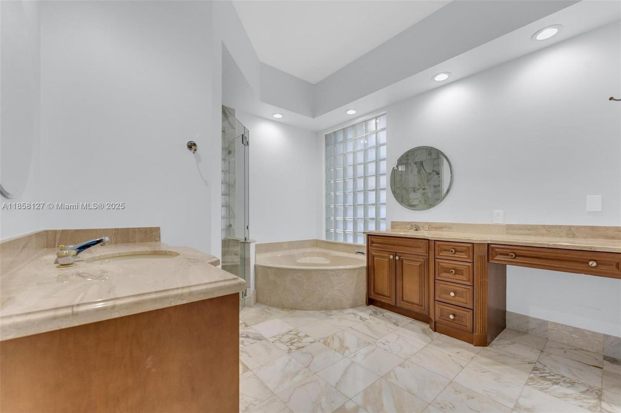 Bathroom, Interior, Marble, Recessed Lighting
