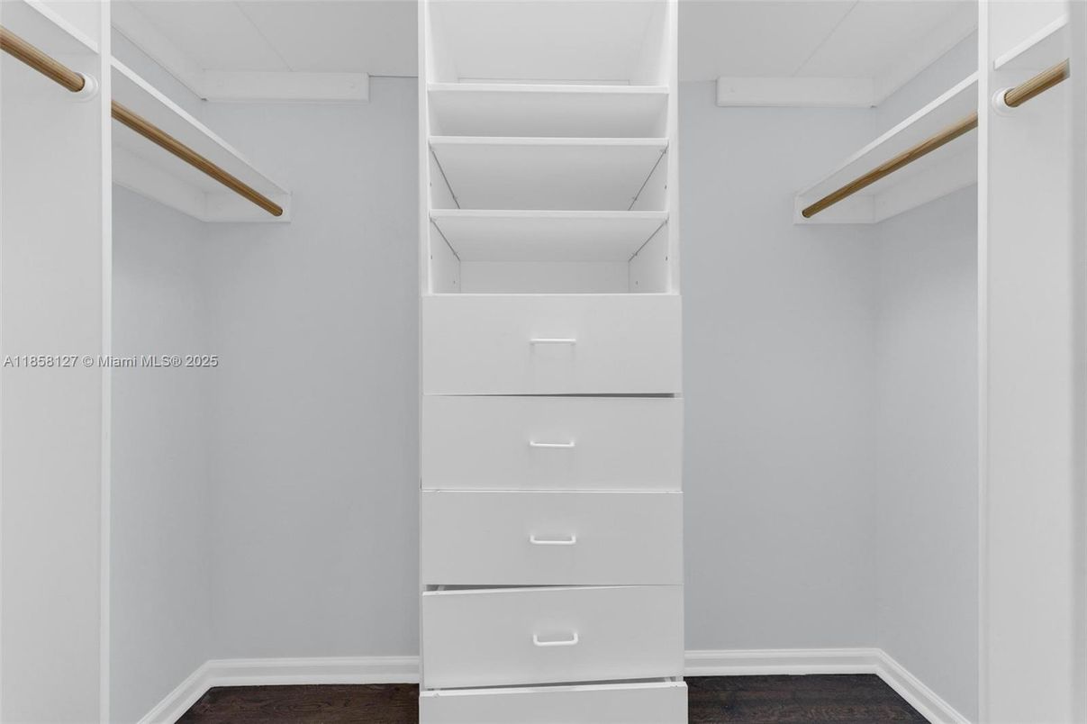 Interior, Walk-in Closets, Wood Texture Flooring