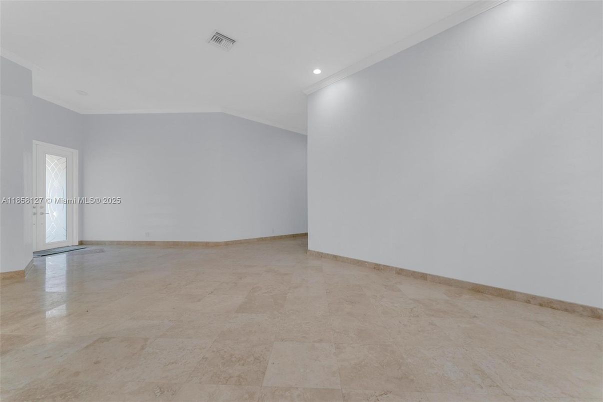 Empty room, Interior, Recessed Lighting