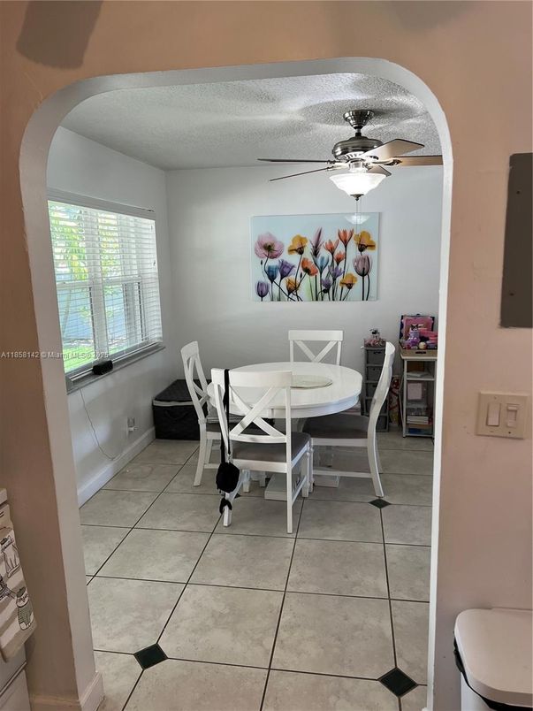 Dining room, Interior