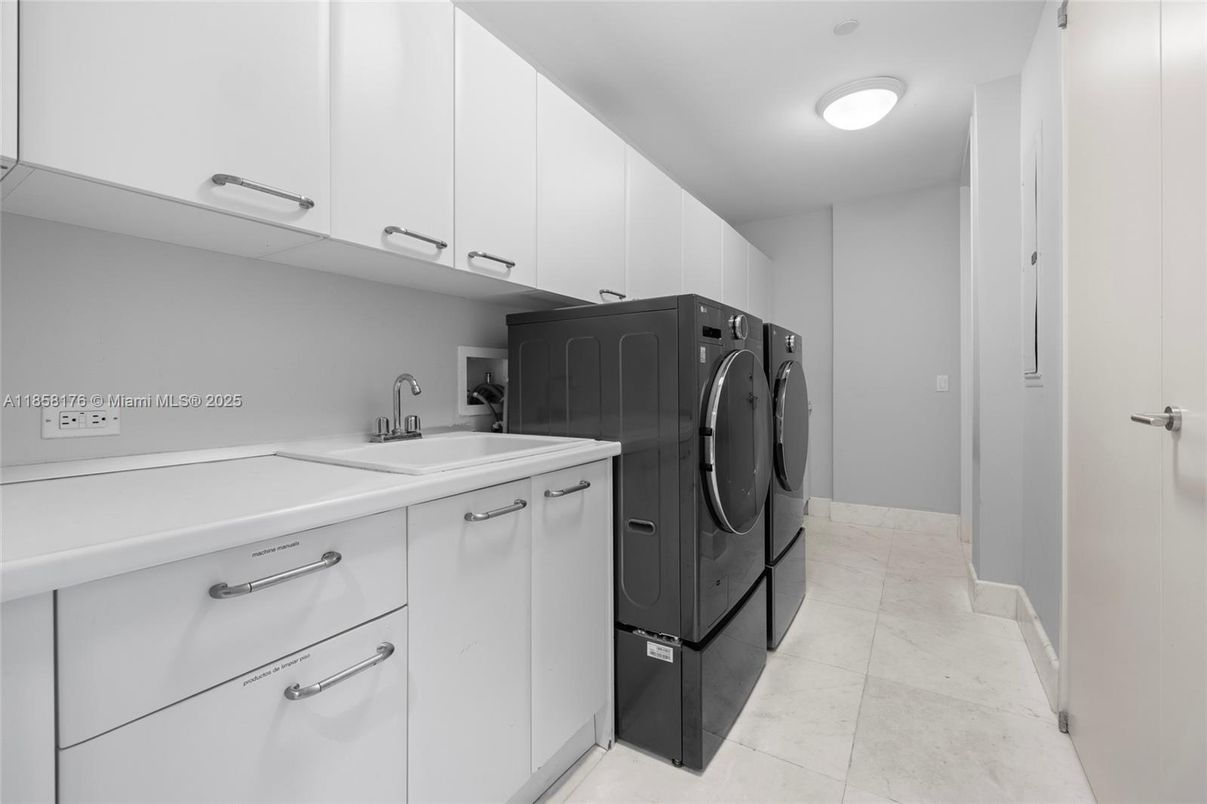 Interior, Washer