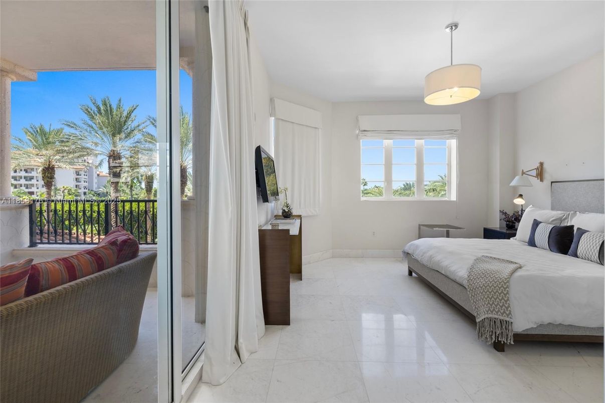 Bedroom, Interior, Pendant Lights