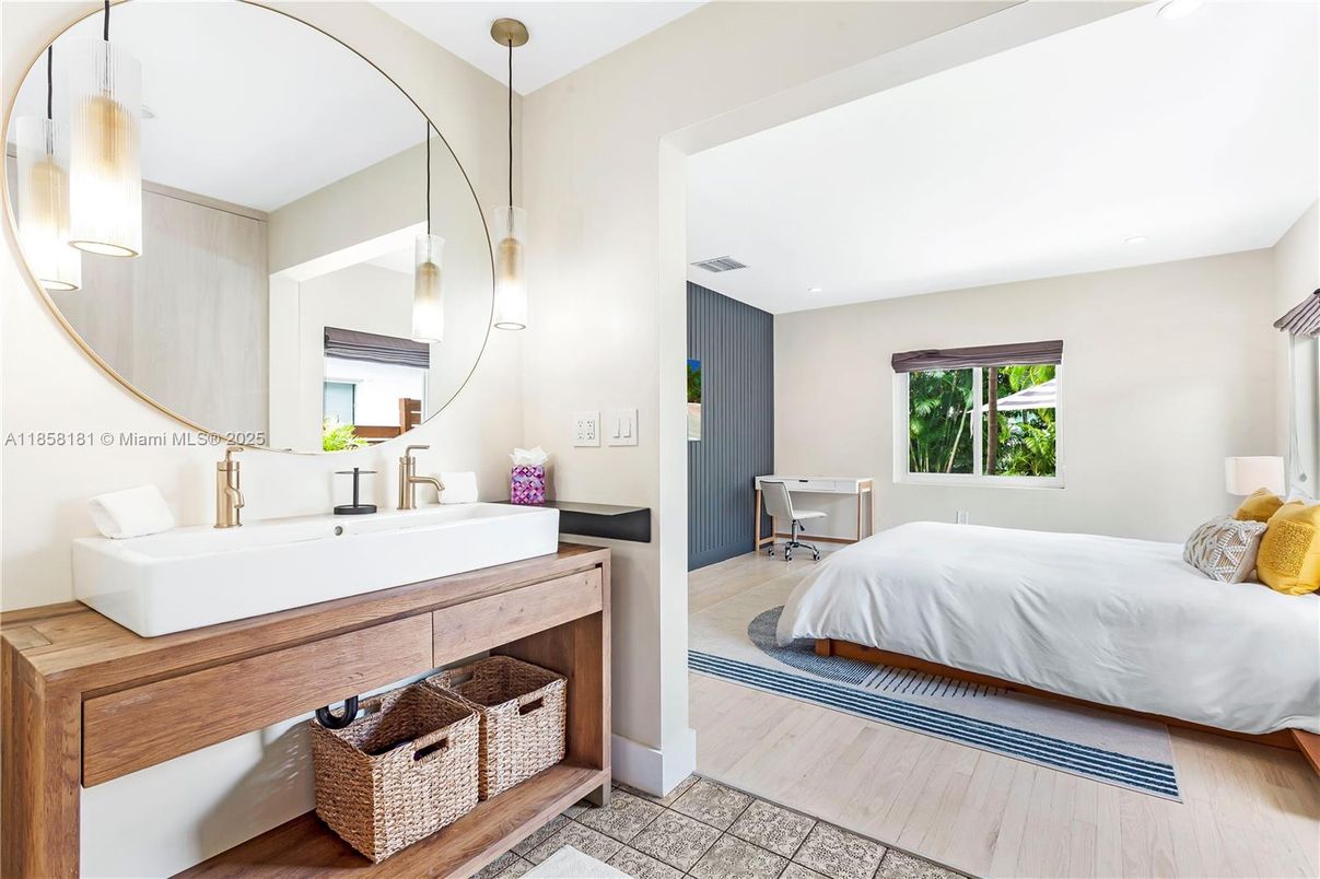 Bathroom, Bedroom, Interior, Pendant Lights, Recessed Lighting, Wood Texture Flooring