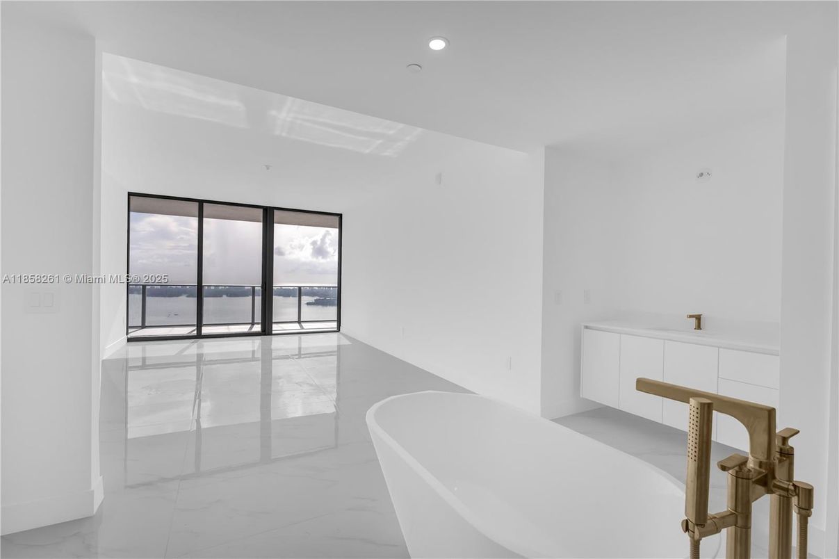 Bathroom, Free Standing Baths, Interior, Marble, Recessed Lighting, Water