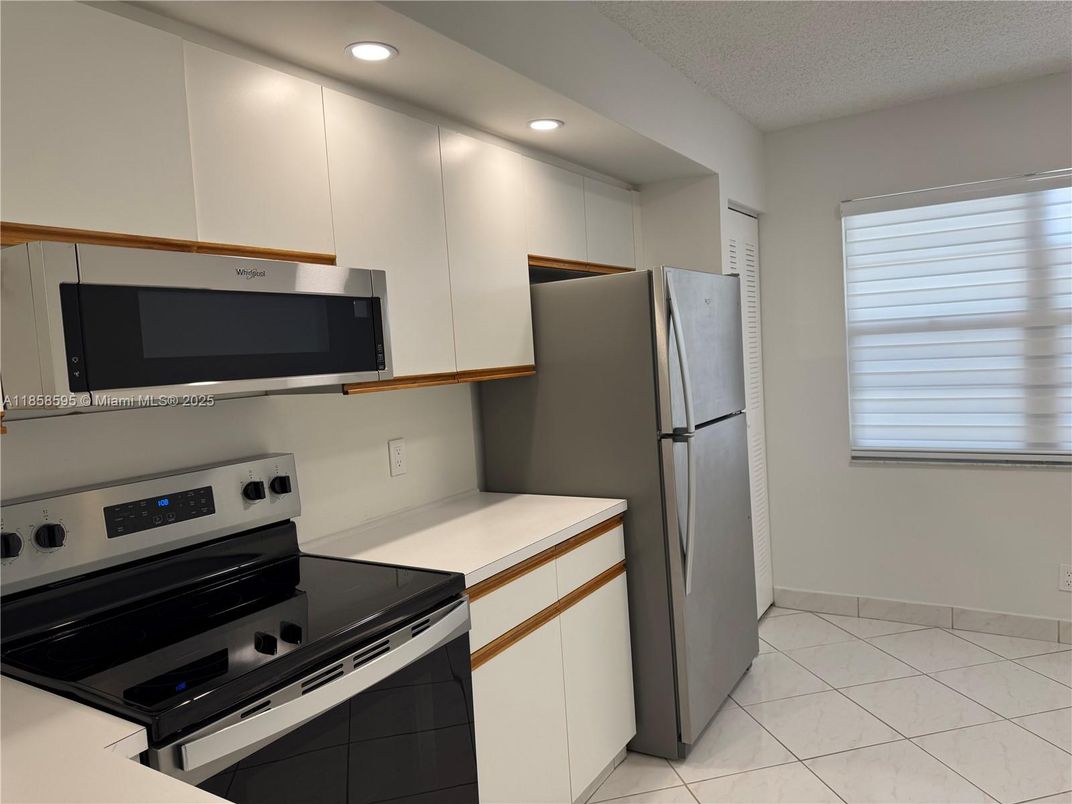 Interior, Kitchen, Marble, Recessed Lighting