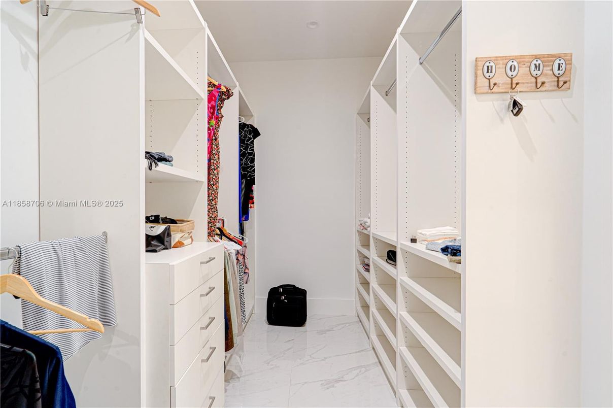 Interior, Marble, Walk-in Closets
