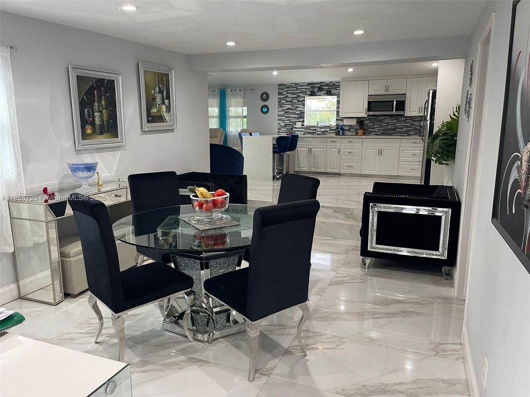 Dining room, Interior, Kitchen, Marble, Recessed Lighting