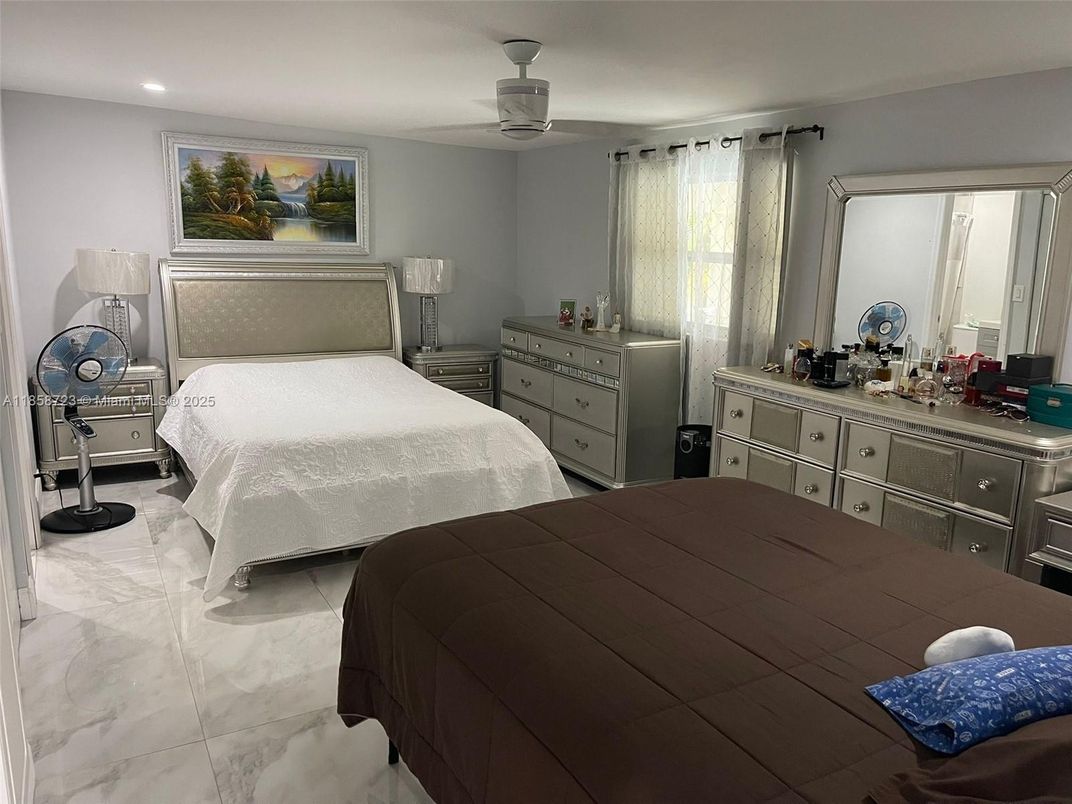 Bedroom, Interior, Marble, Recessed Lighting