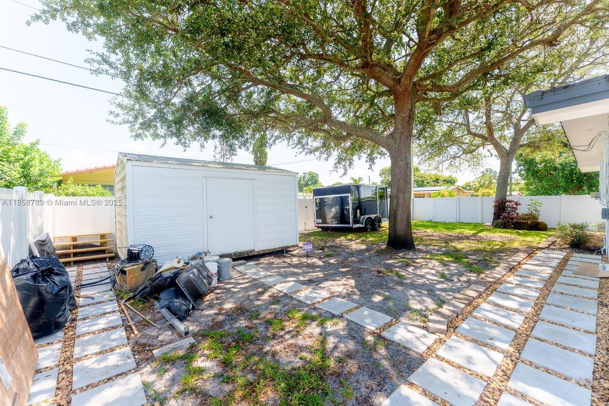 Backyard, Exterior