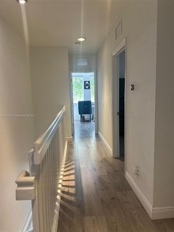 Interior, Pendant Lights, Wood Texture Flooring