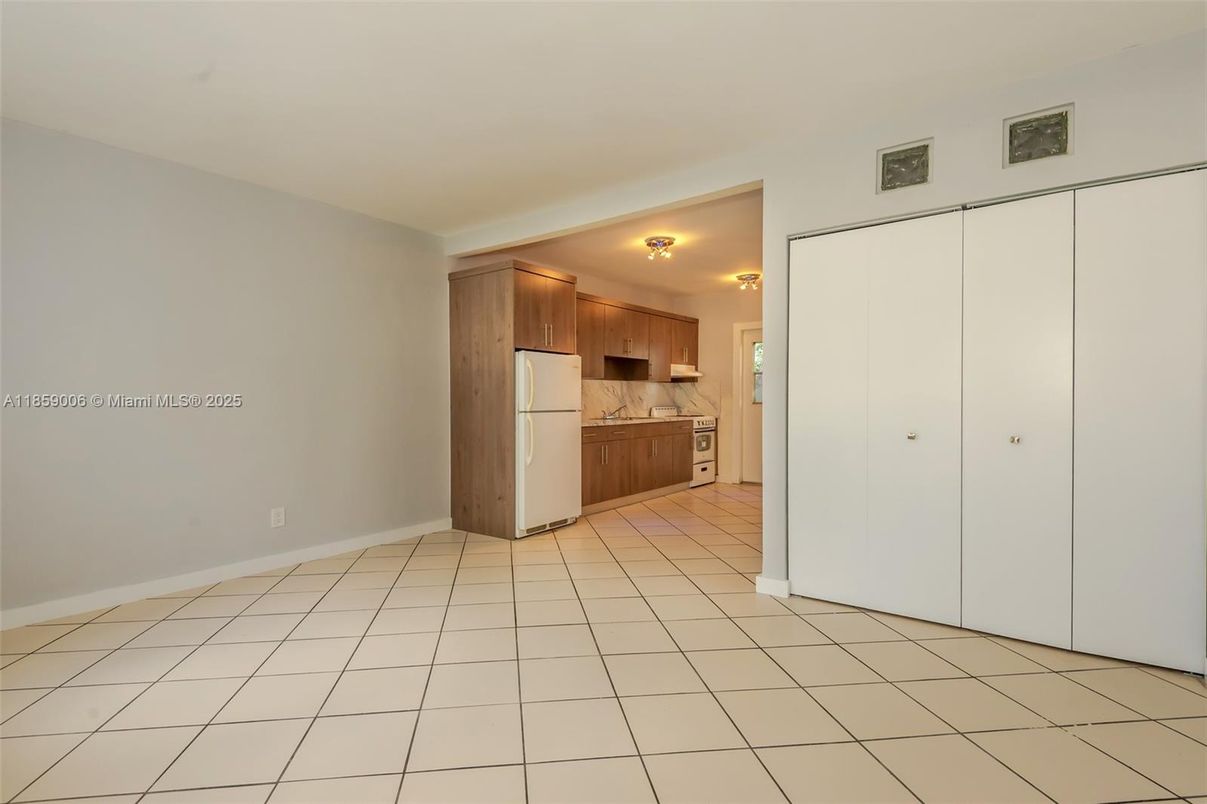 Empty room, Interior, Kitchen
