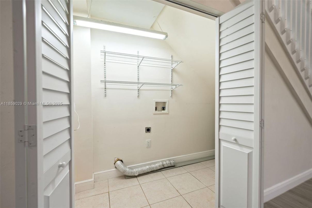Interior, Walk-in Closets