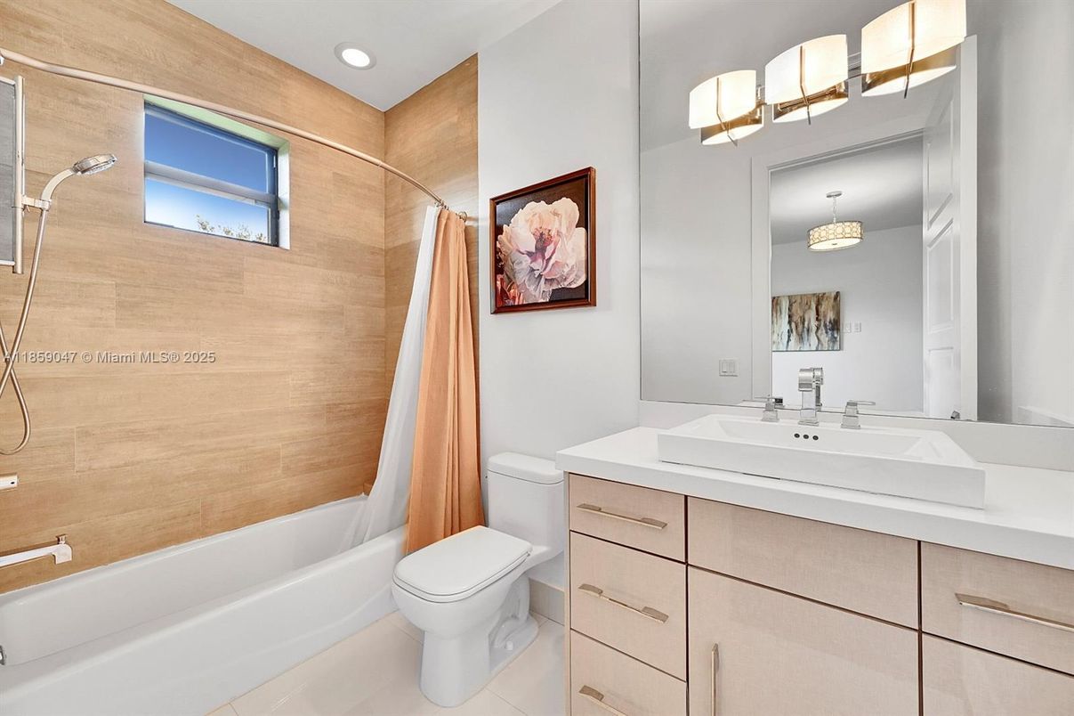 Bathroom, Interior, Recessed Lighting