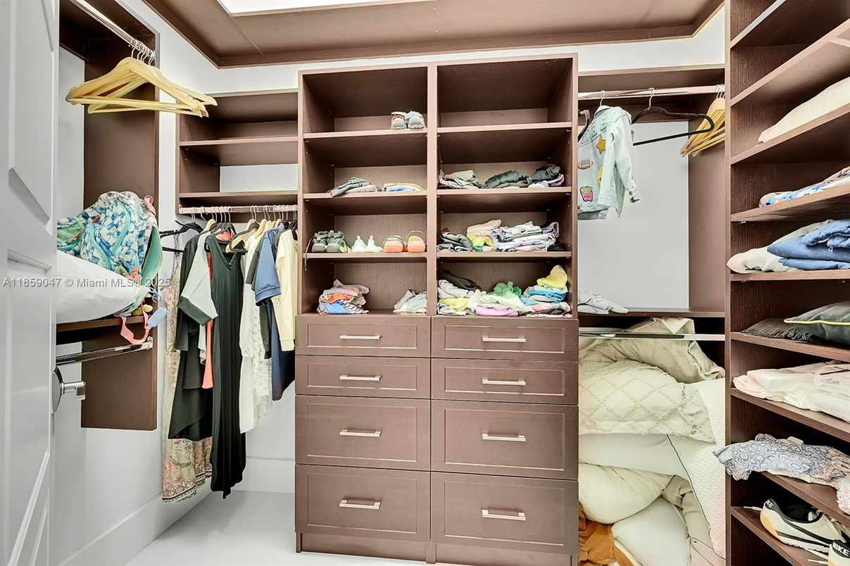 Interior, Walk-in Closets