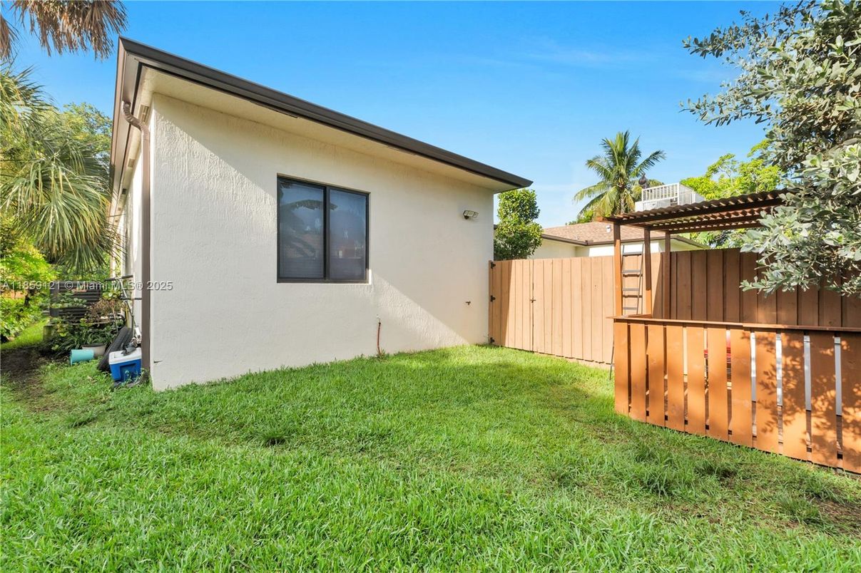 Backyard, Exterior