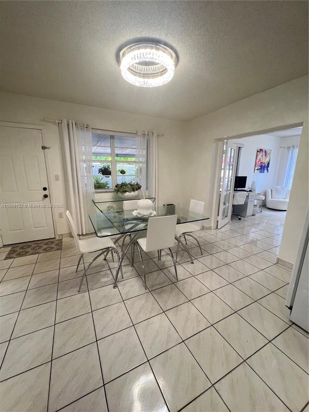 Dining room, Interior