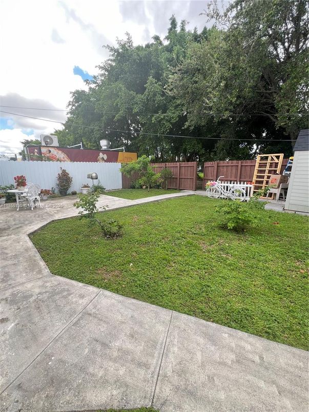 Backyard, Exterior