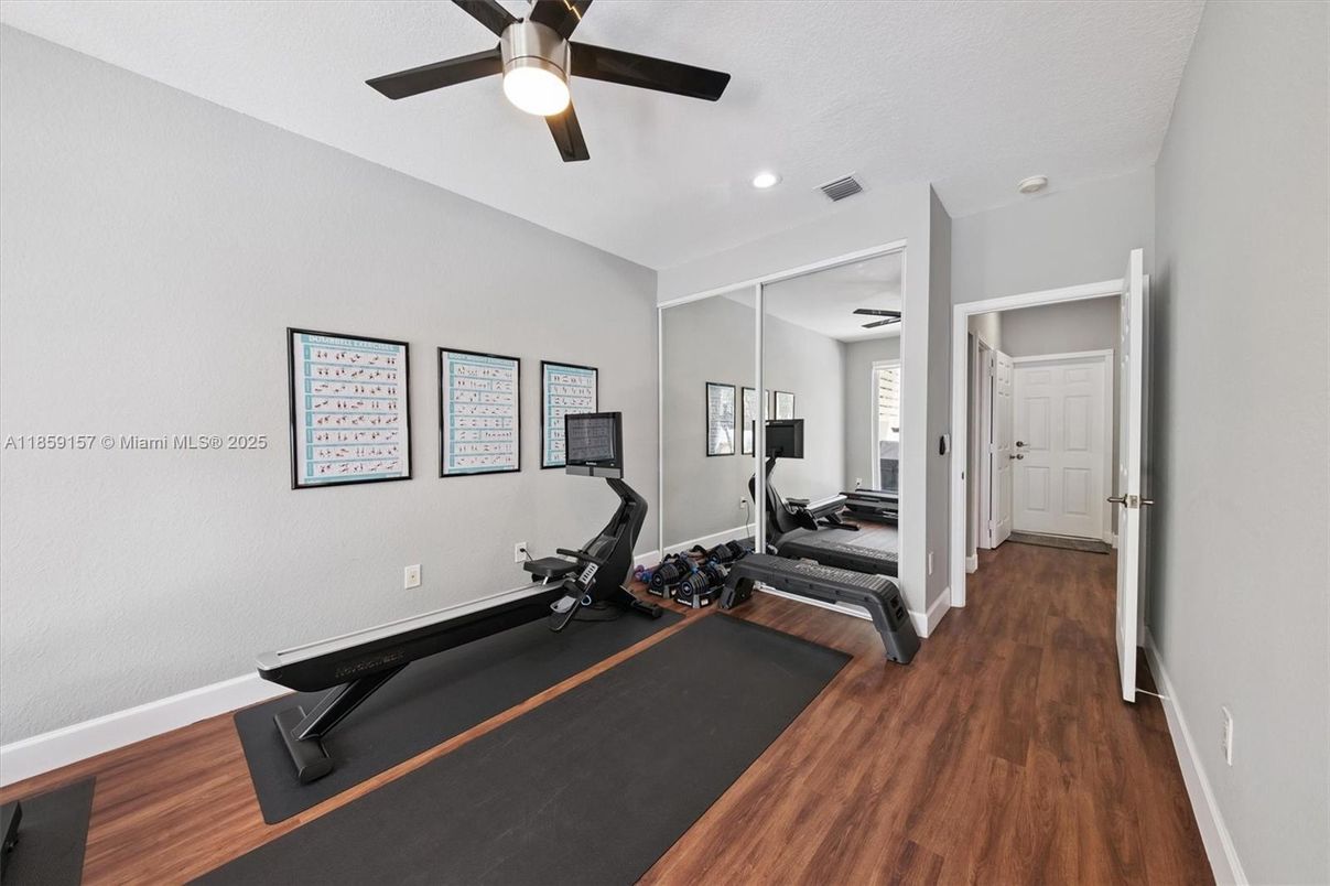 Fitness Equipment, Interior, Recessed Lighting, Wood Texture Flooring