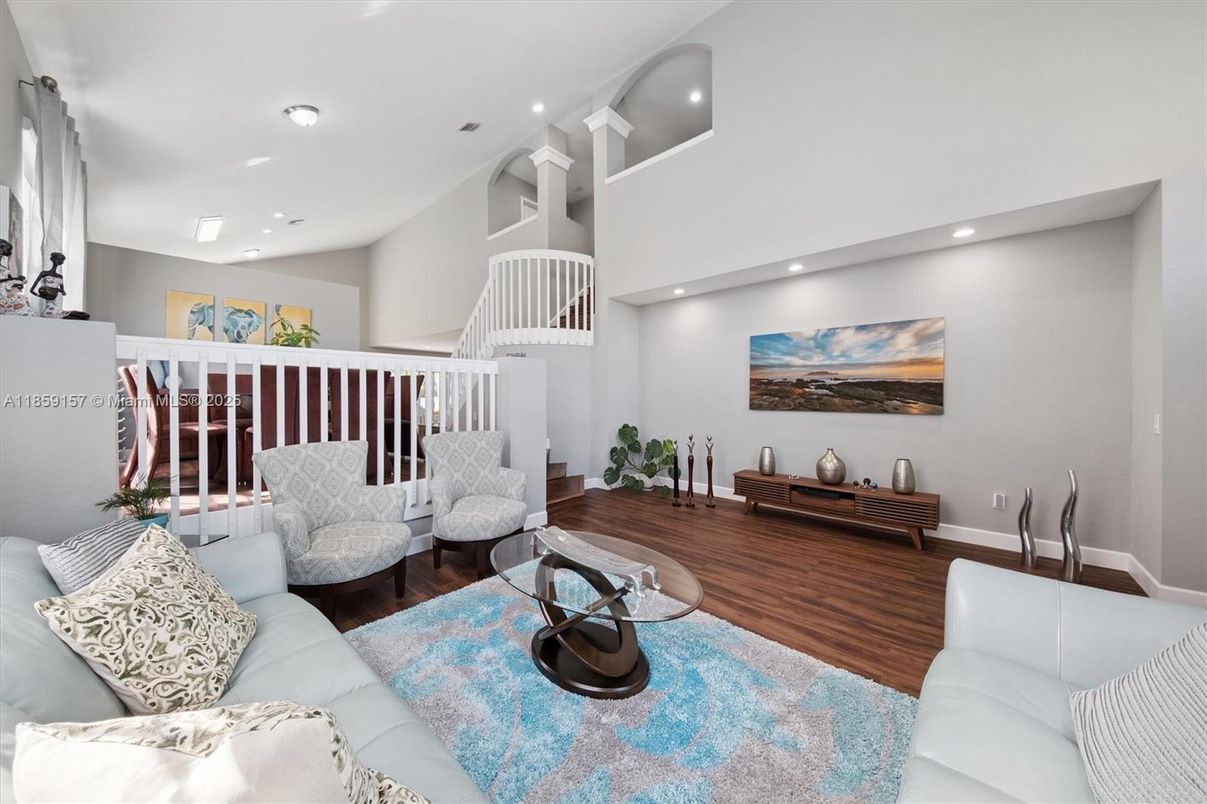 Interior, Living room, Recessed Lighting, Wood Texture Flooring