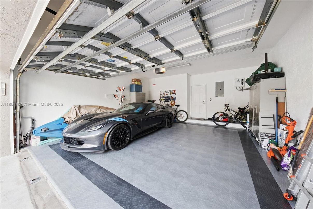 Garage, Interior