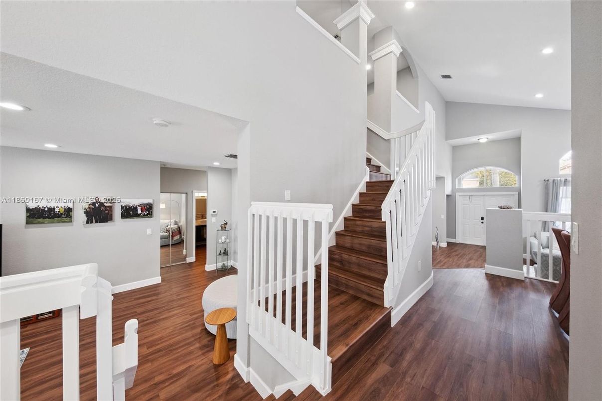Interior, Recessed Lighting, Wood Texture Flooring