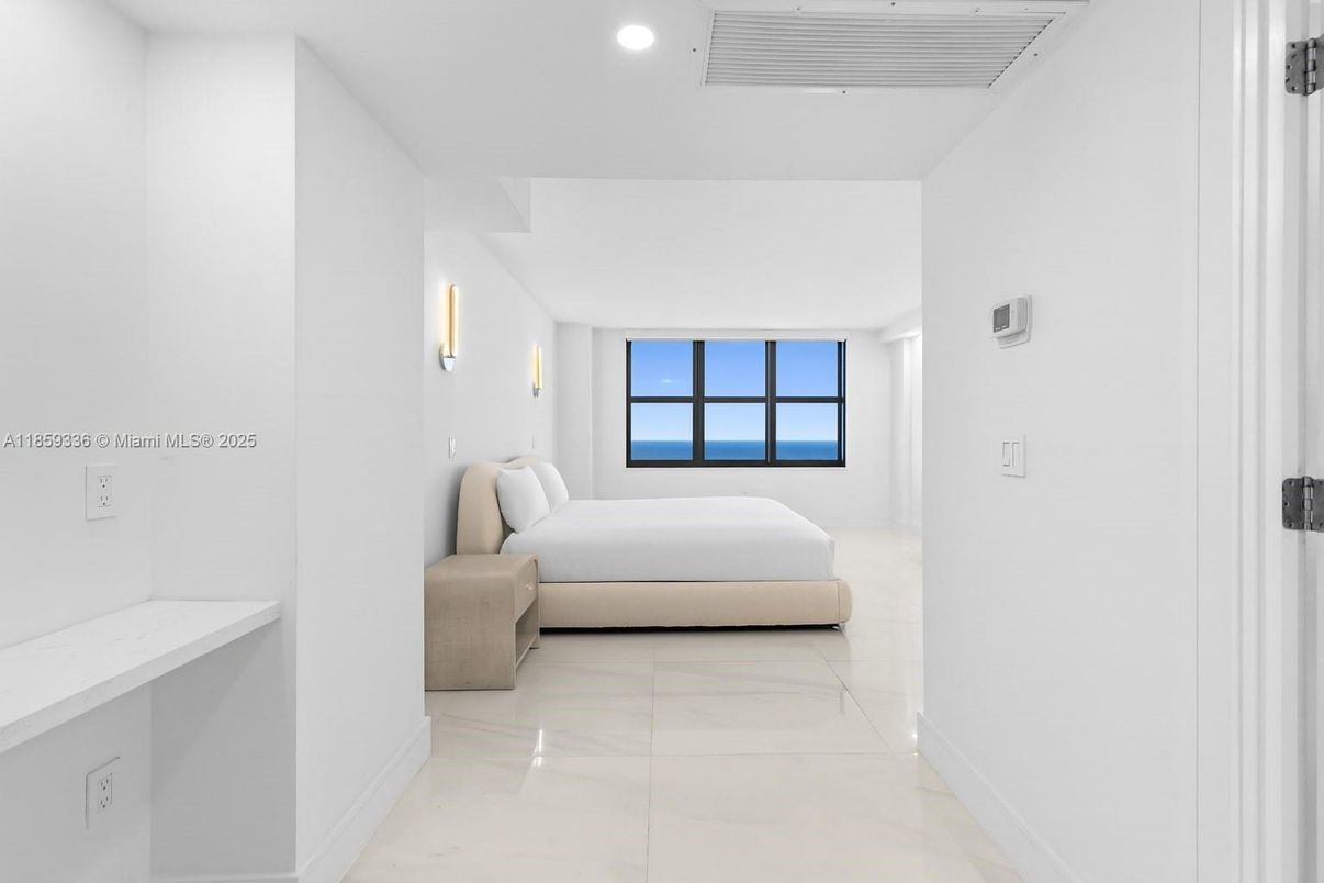 Bedroom, Interior, Recessed Lighting, Water