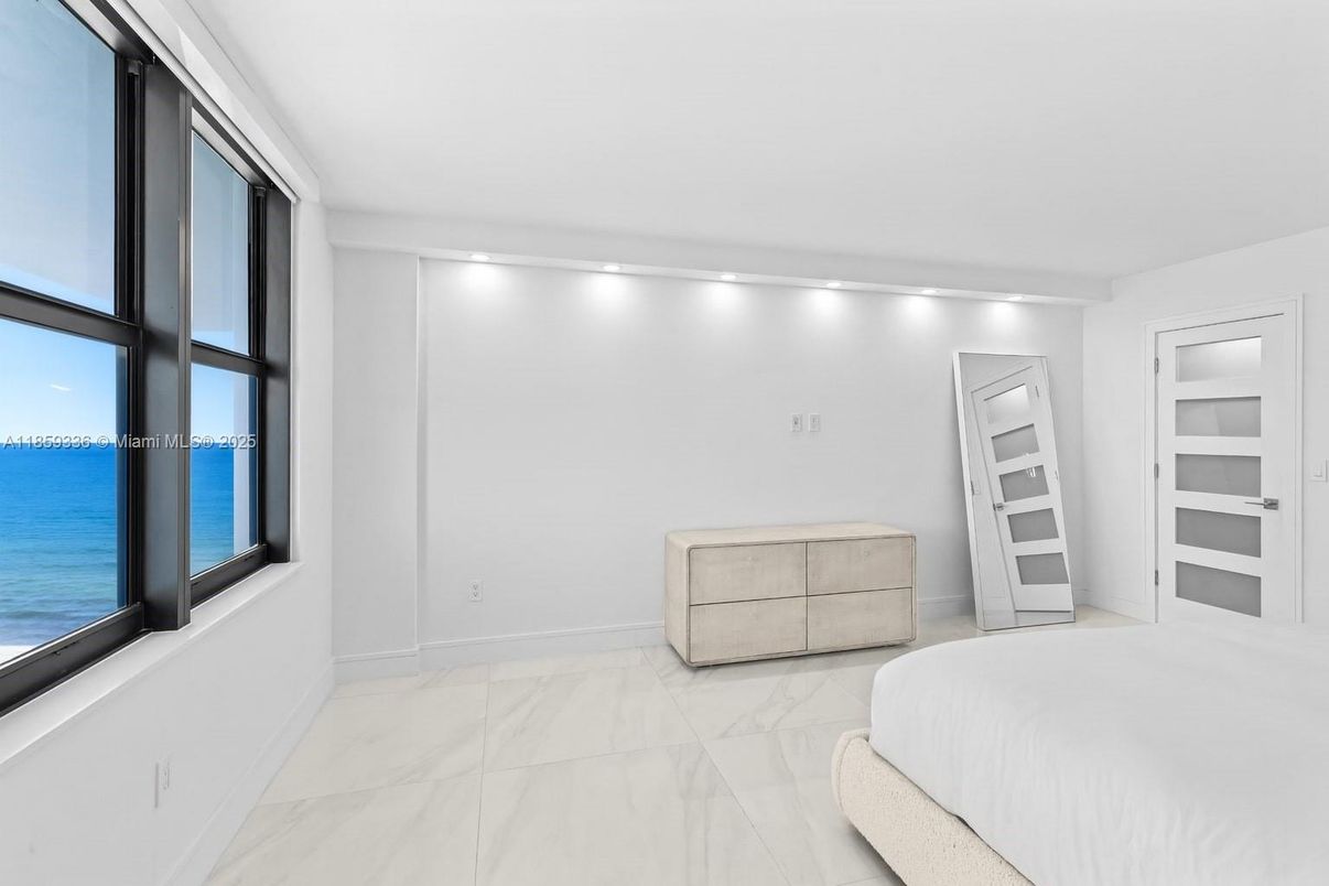 Bedroom, Interior, Marble, Recessed Lighting, Water