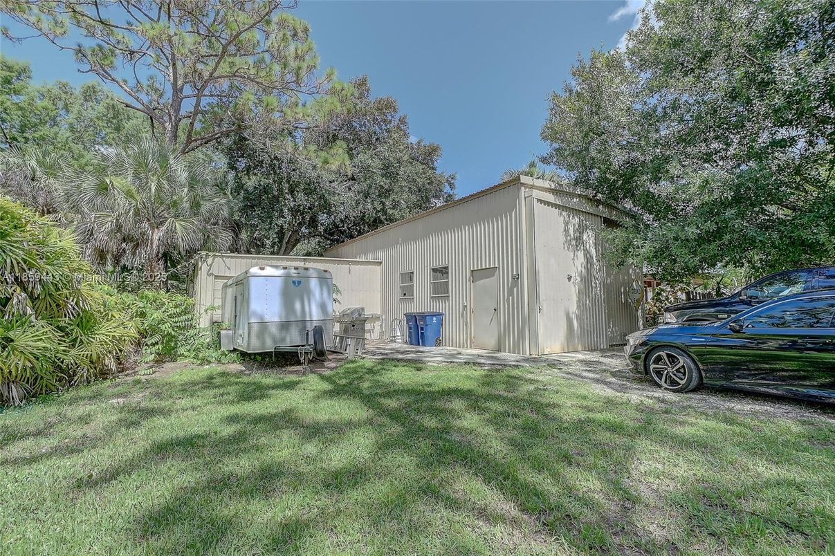 Backyard, Exterior