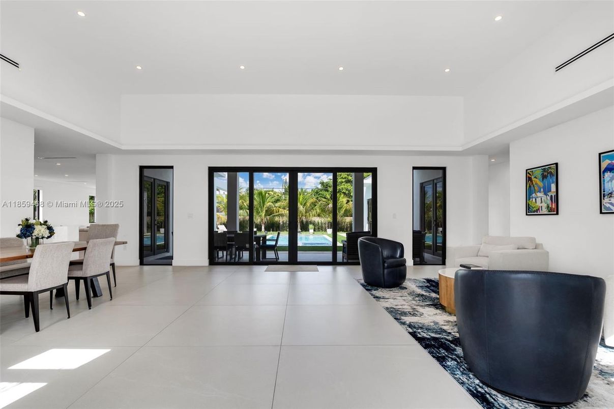 Dining room, Interior, Living room, Recessed Lighting, Water