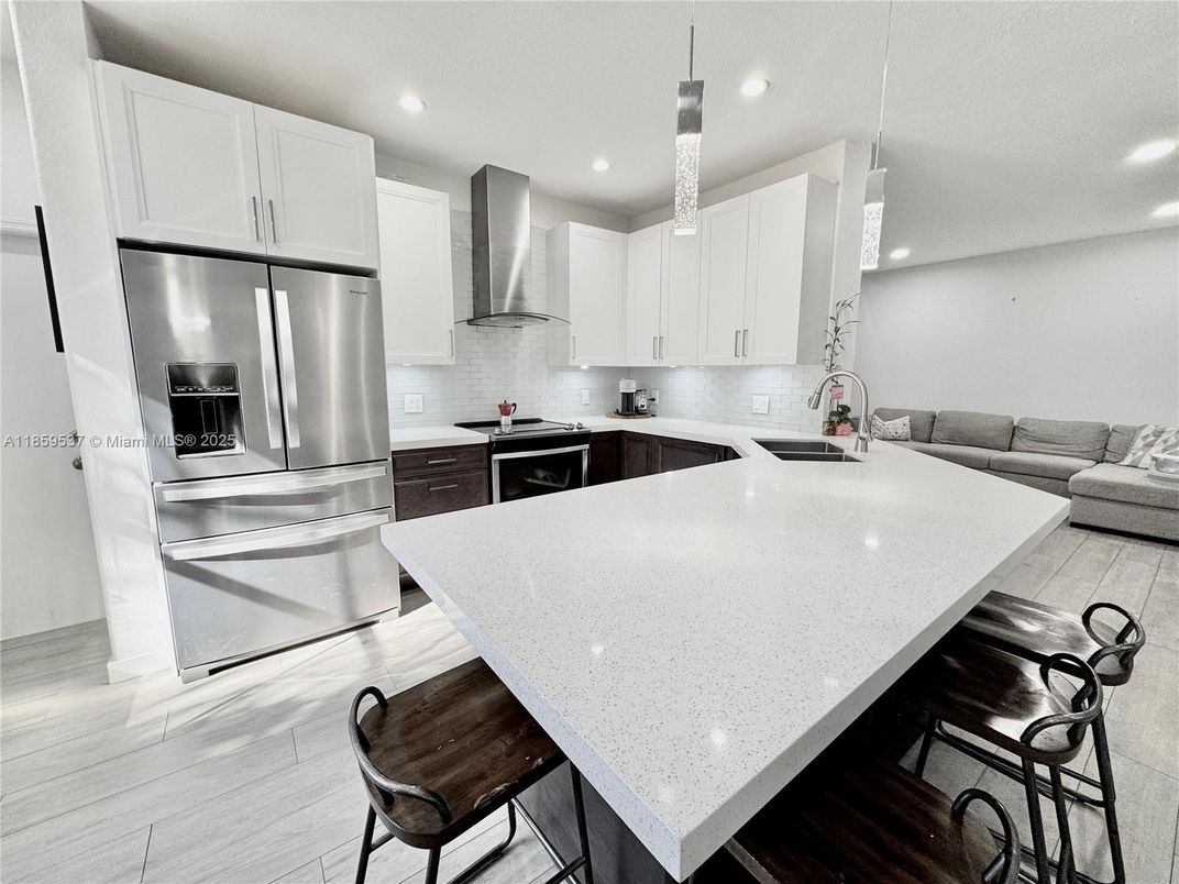 Interior, Kitchen, Living room, Pendant Lights, Recessed Lighting, Stainless Steel Appliances, Wood Texture Flooring