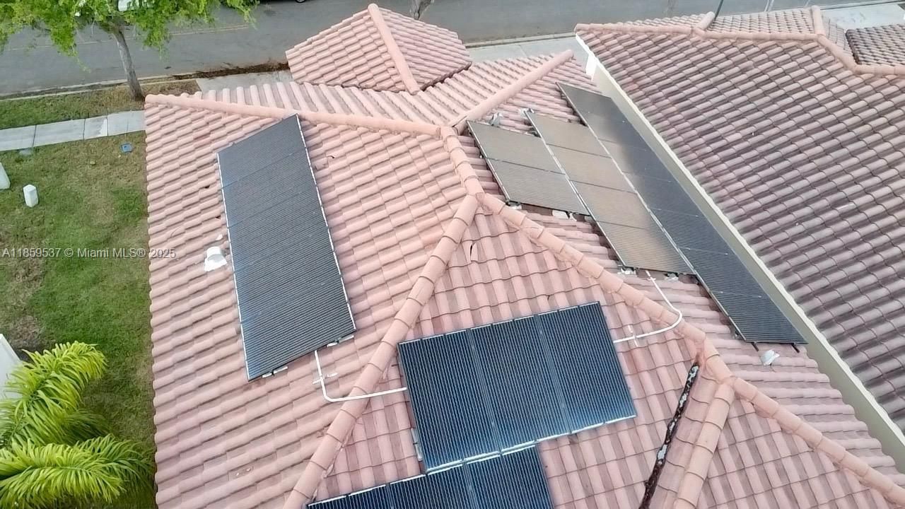 Exterior, Pool, Solar Panels