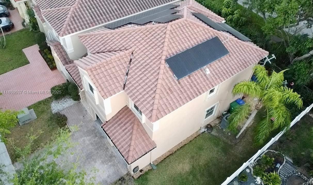 Exterior, Drone