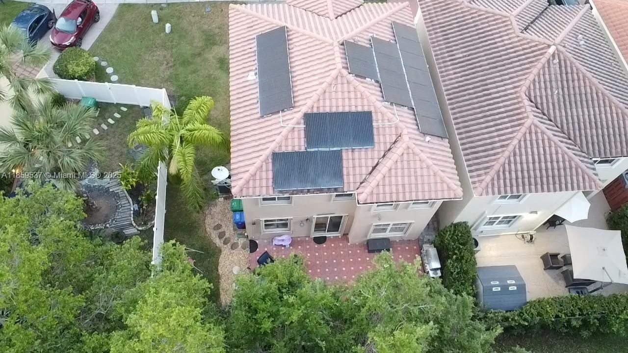 Exterior, Drone