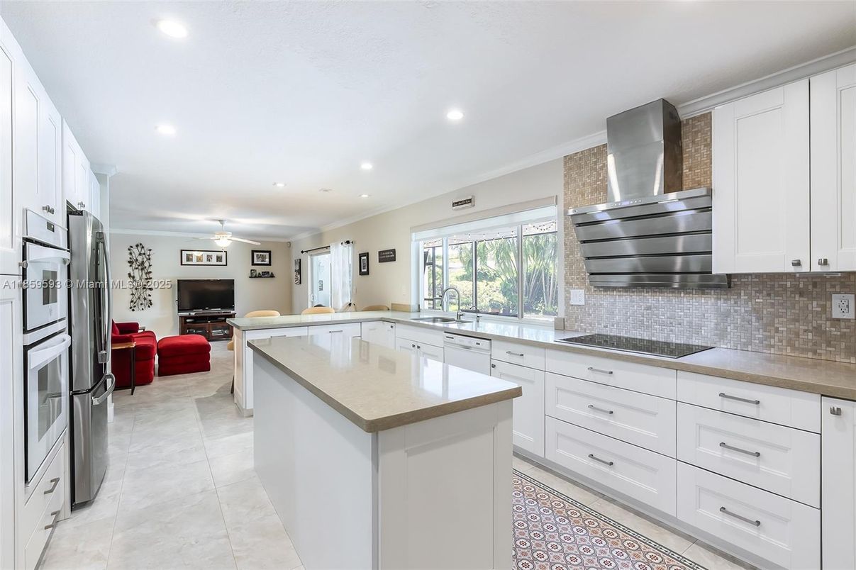Interior, Kitchen, Living room, Recessed Lighting, Stainless Steel Appliances