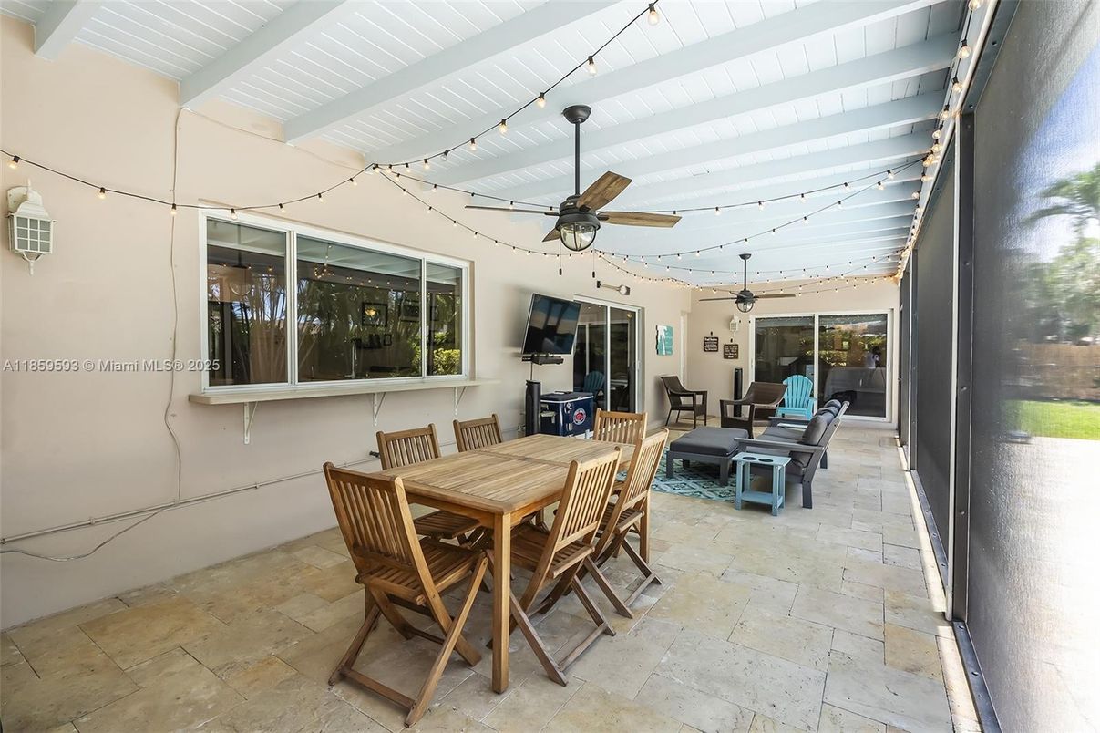 Dining room, Interior
