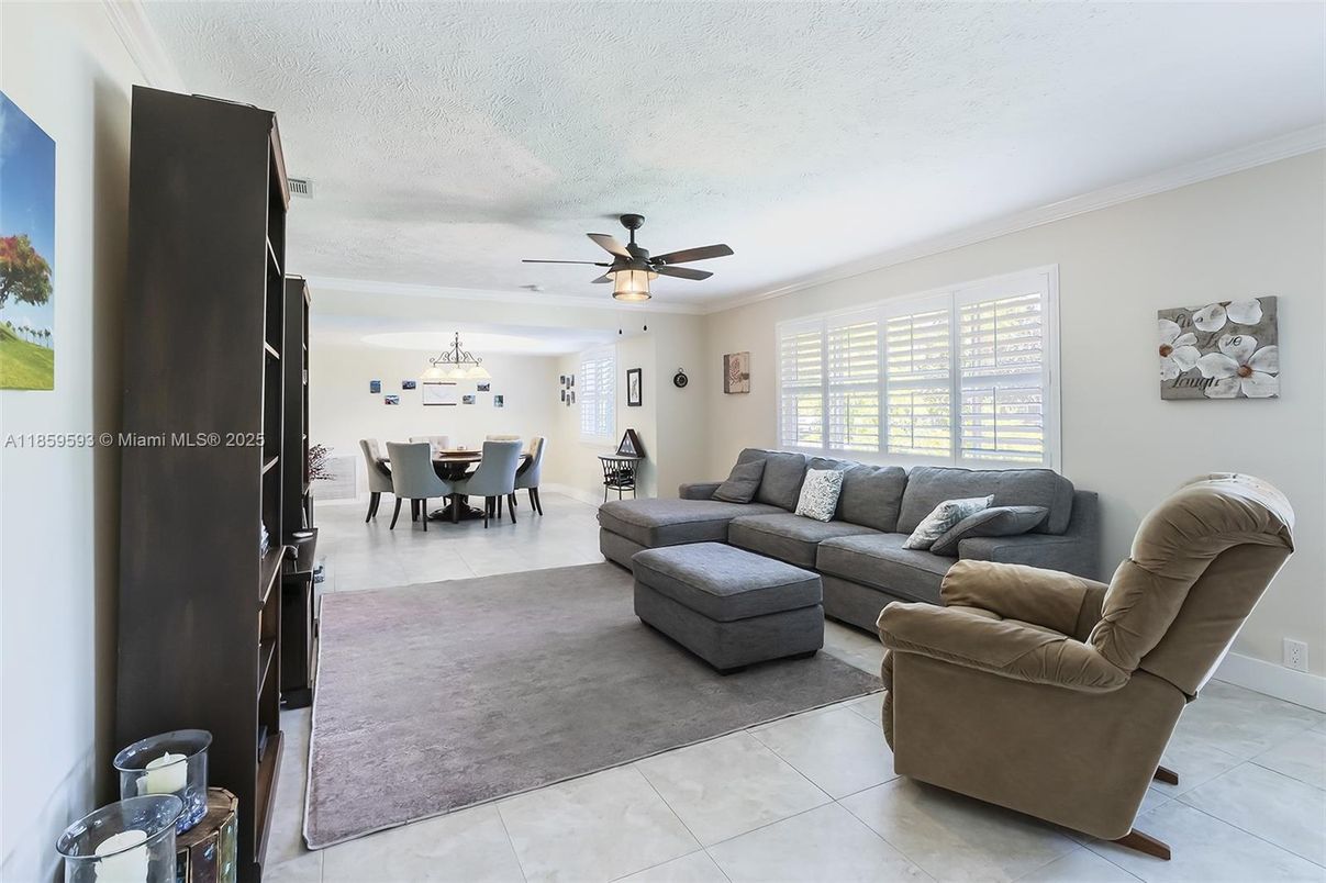 Dining room, Interior, Living room, Pendant Lights