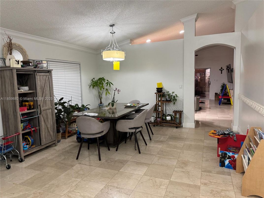 Dining room, Interior, Pendant Lights, Recessed Lighting