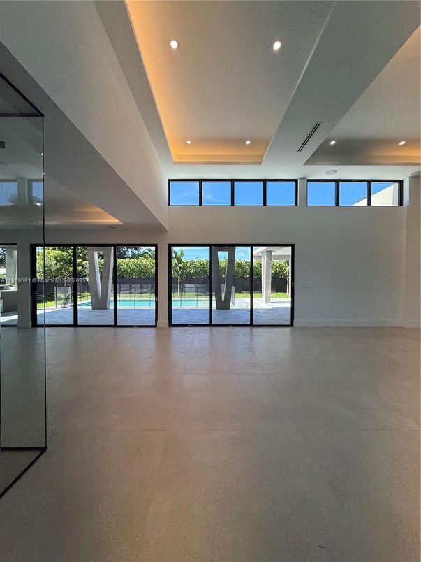Empty room, Interior, Recessed Lighting
