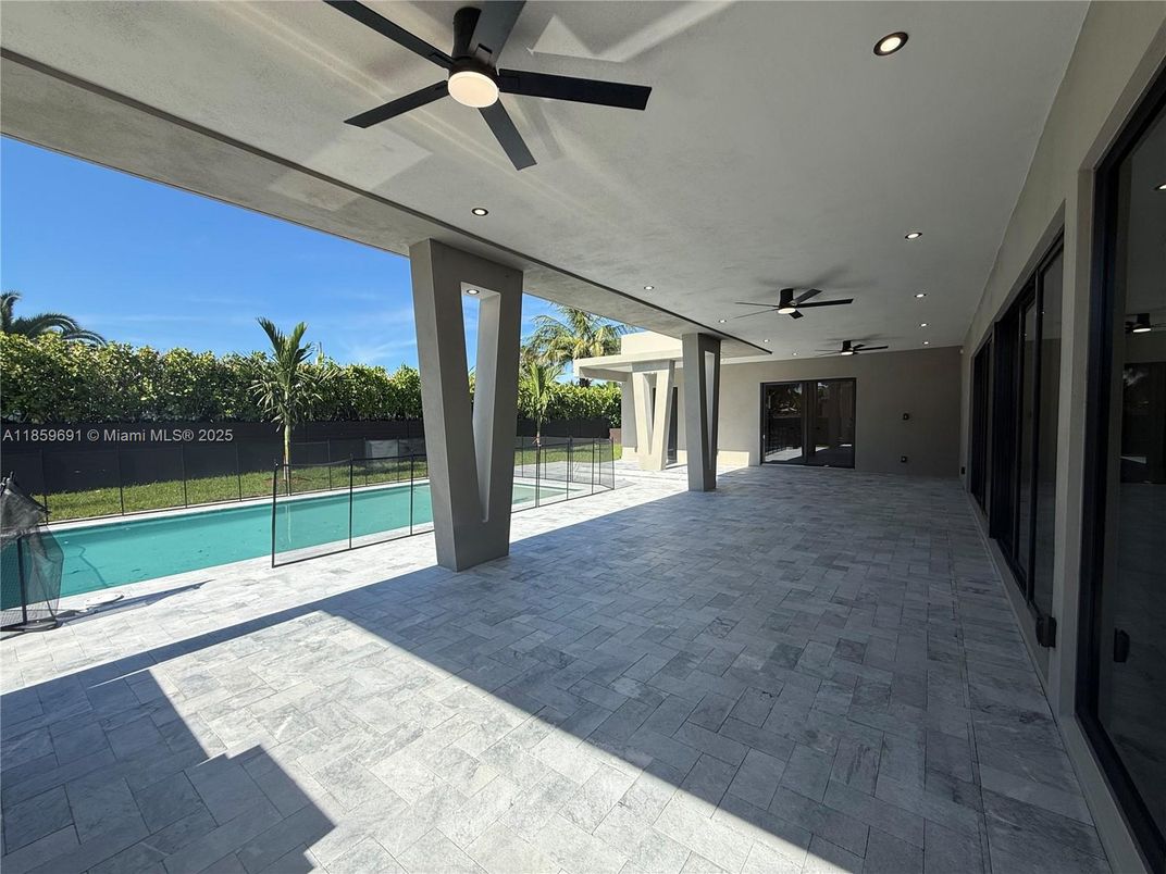 Exterior, Pool, Recessed Lighting